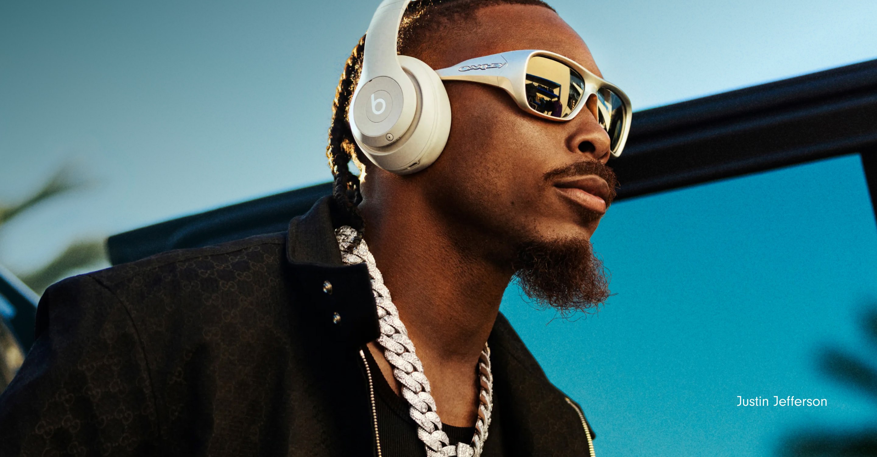 Justin Jefferson wearing Studio Pro in Sandstone.